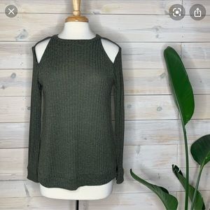 1.4.3 Story olive sweater